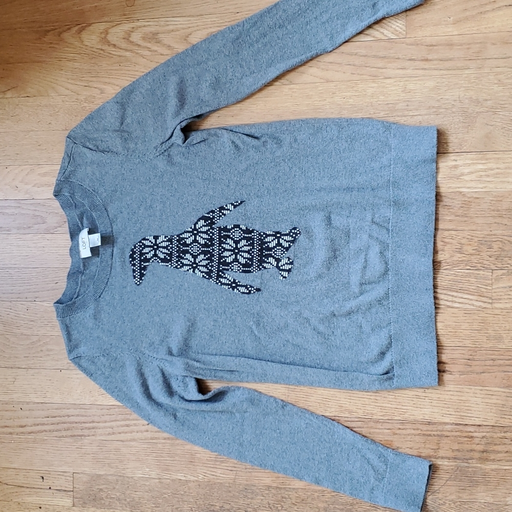 LOFT penguin sweater M